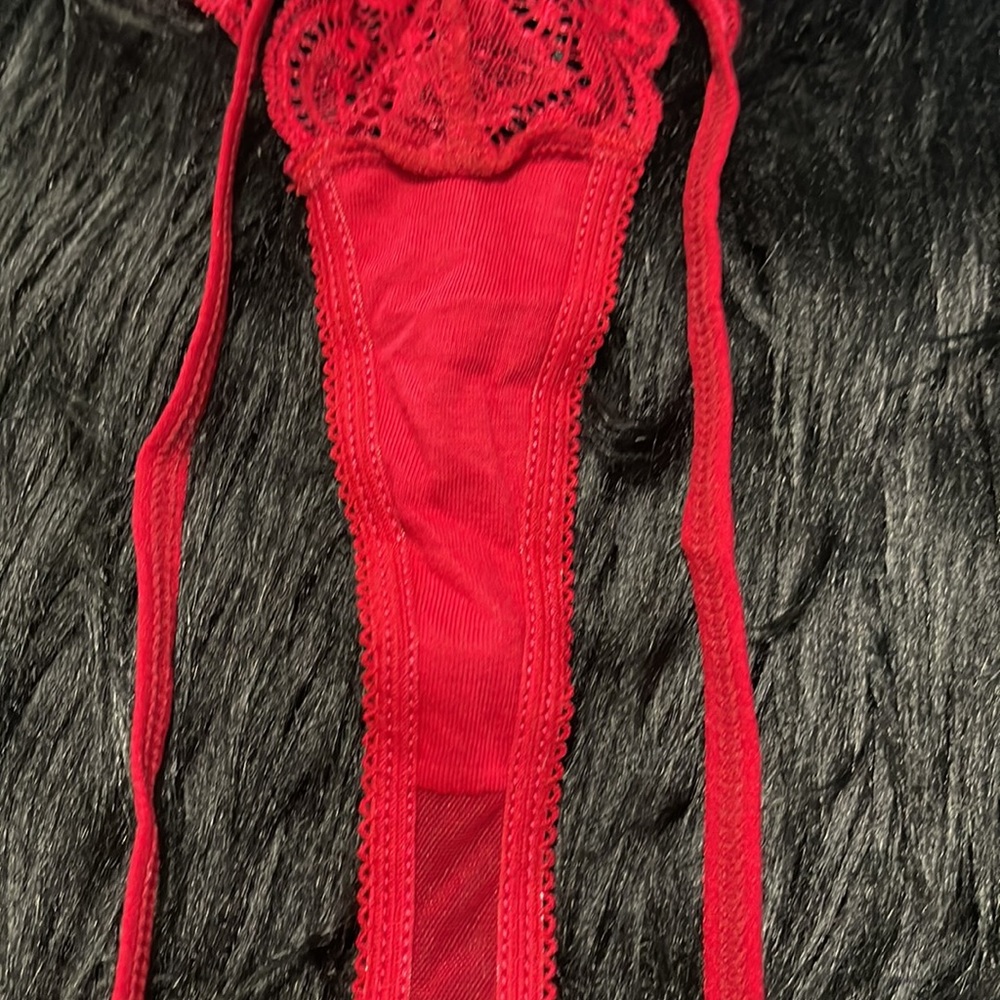 RED THONG - Picture 5 of 6